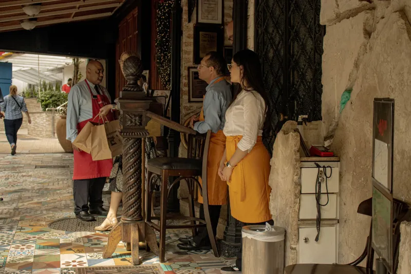 No Aprons Required: What Happens When Restaurants Stop Dressing Their Staff Altogether
